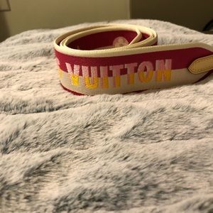 New Speedy Bandouliere 20 jacquard strap in fuchsia